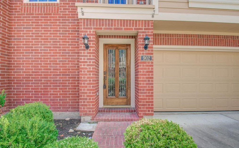 902 Cohn St, Houston TX  77007-5006 exterior