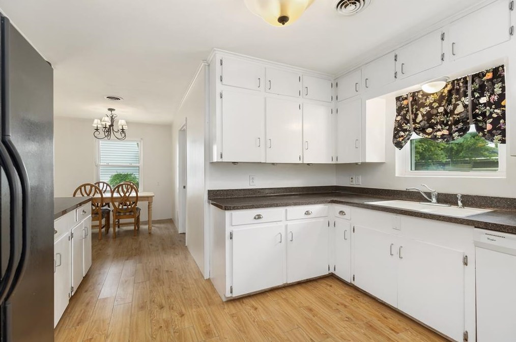 5447 Yarwell Dr, Houston TX  77096-5313 exterior