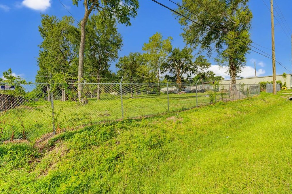 4235 Spring Stuebner Rd, Spring TX  77389-4628 exterior