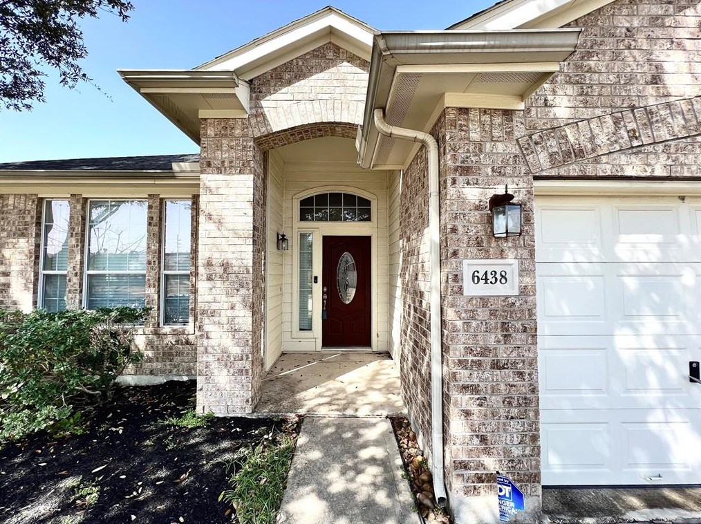 6438 Green Shoals Ln, Houston, TX 77066