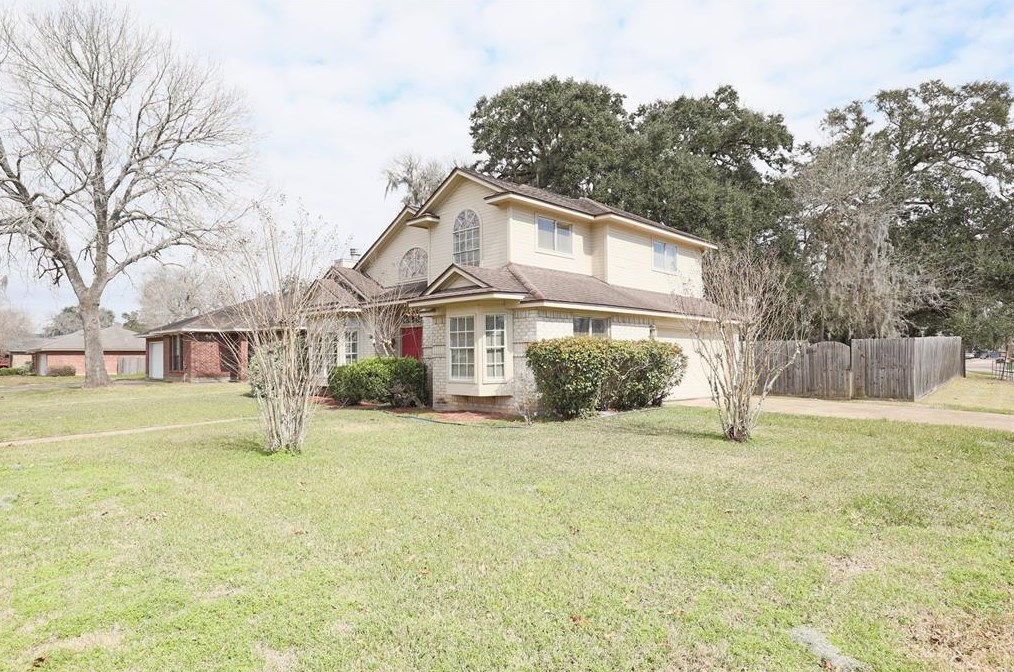 202 Beechwood St, Richwood, TX 77566-4534
