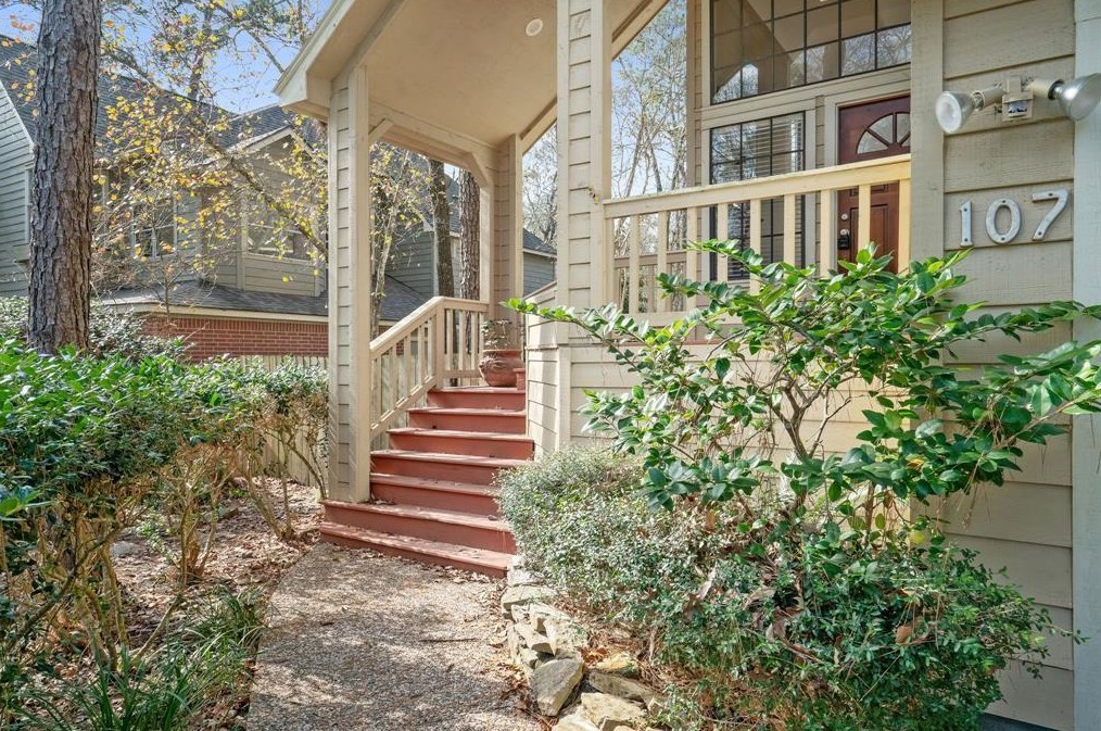 107 Trace Creek Dr, Spring TX  77381-4517 exterior