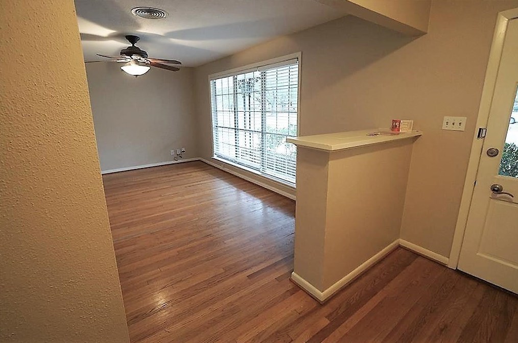 4717 Willowbend Blvd, Houston TX  77035-3731 exterior