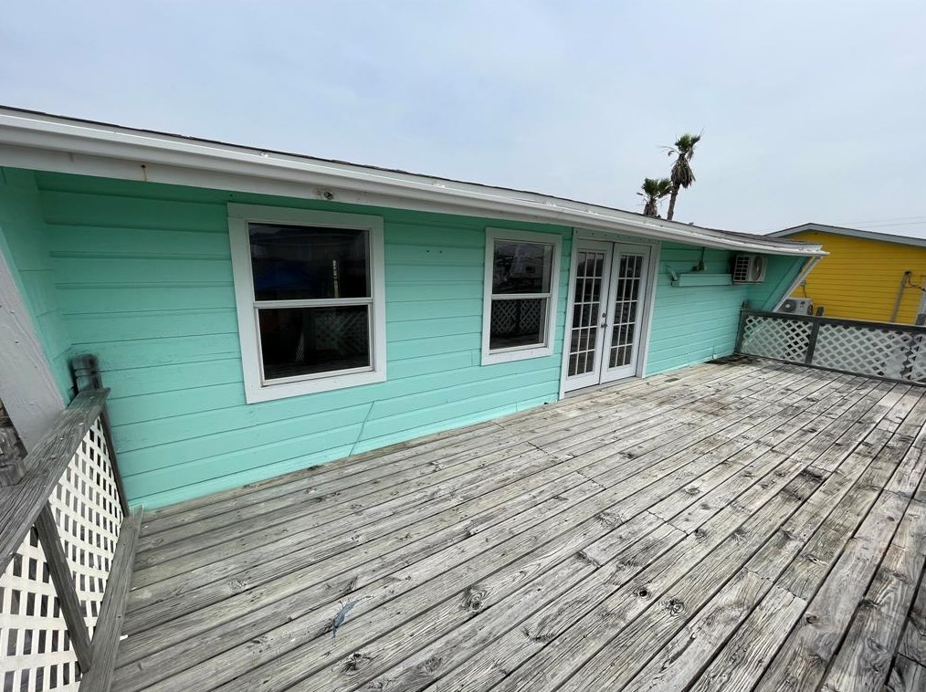 323 Texas St #2, Jones Creek, TX 77541