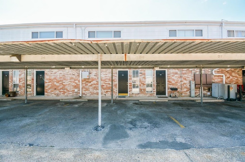 6410 Del Monte Dr, Houston TX  77057-3350 exterior