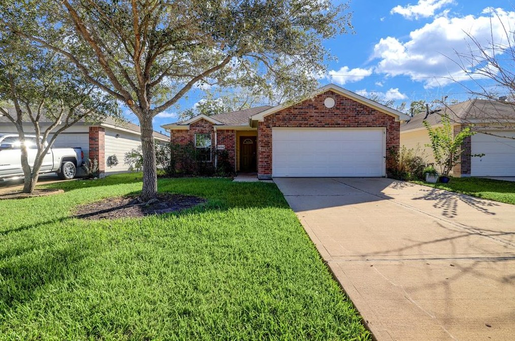18319 Austin Oak Ln, Richmond, TX 77407