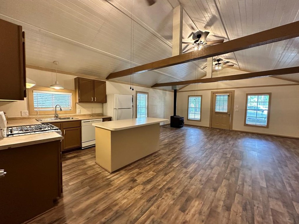 12462 Main St, Chester, TX 75936-2533