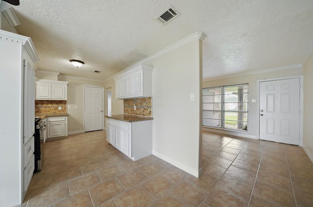 5619 Ashburn St, Houston TX  77033-3214 exterior