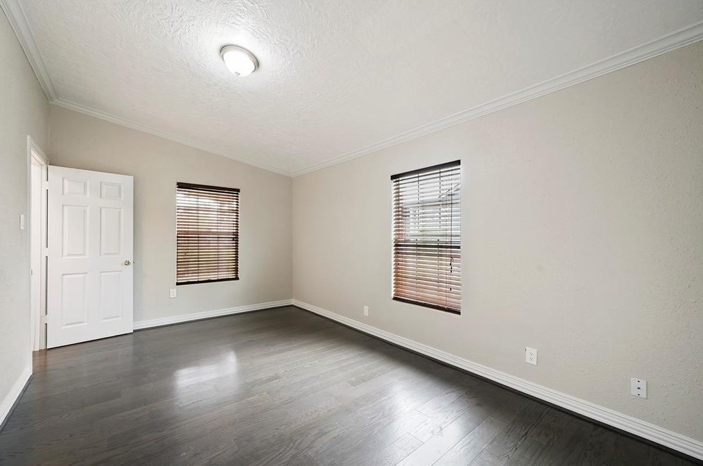 5619 Ashburn St, Houston TX  77033-3214 exterior