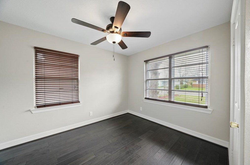 5619 Ashburn St, Houston TX  77033-3214 exterior
