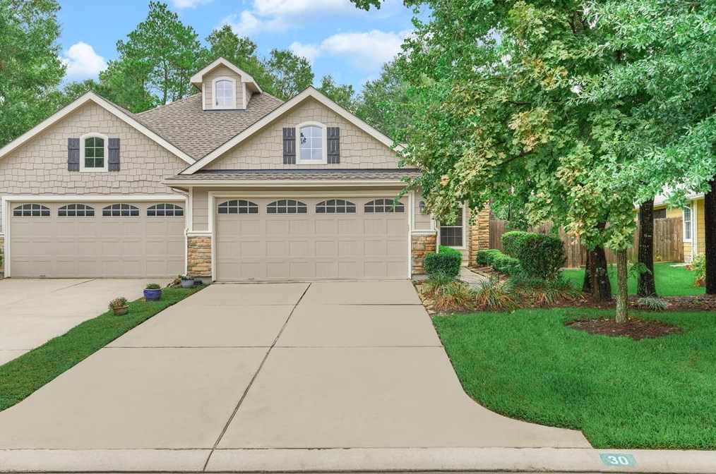 30 Abercrombie Pl, Conroe, TX 77384