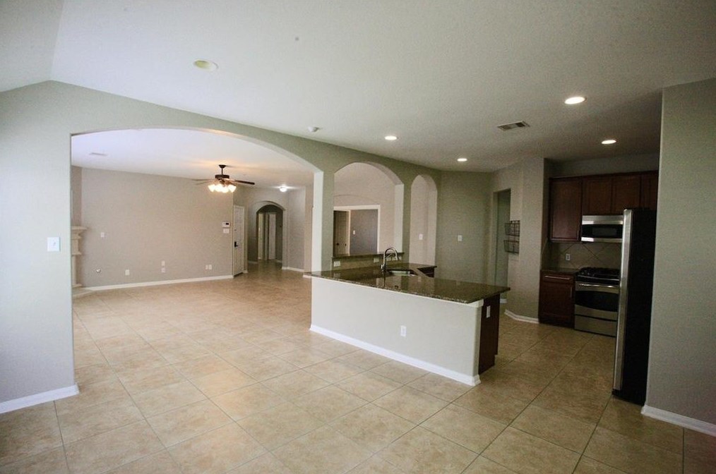 15 Tallgrass Way, Spring TX  77389-4967 exterior
