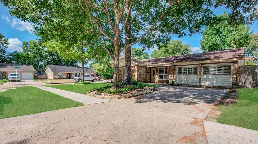 4103 Donna Lynn Dr, Houston, TX 77092-5505