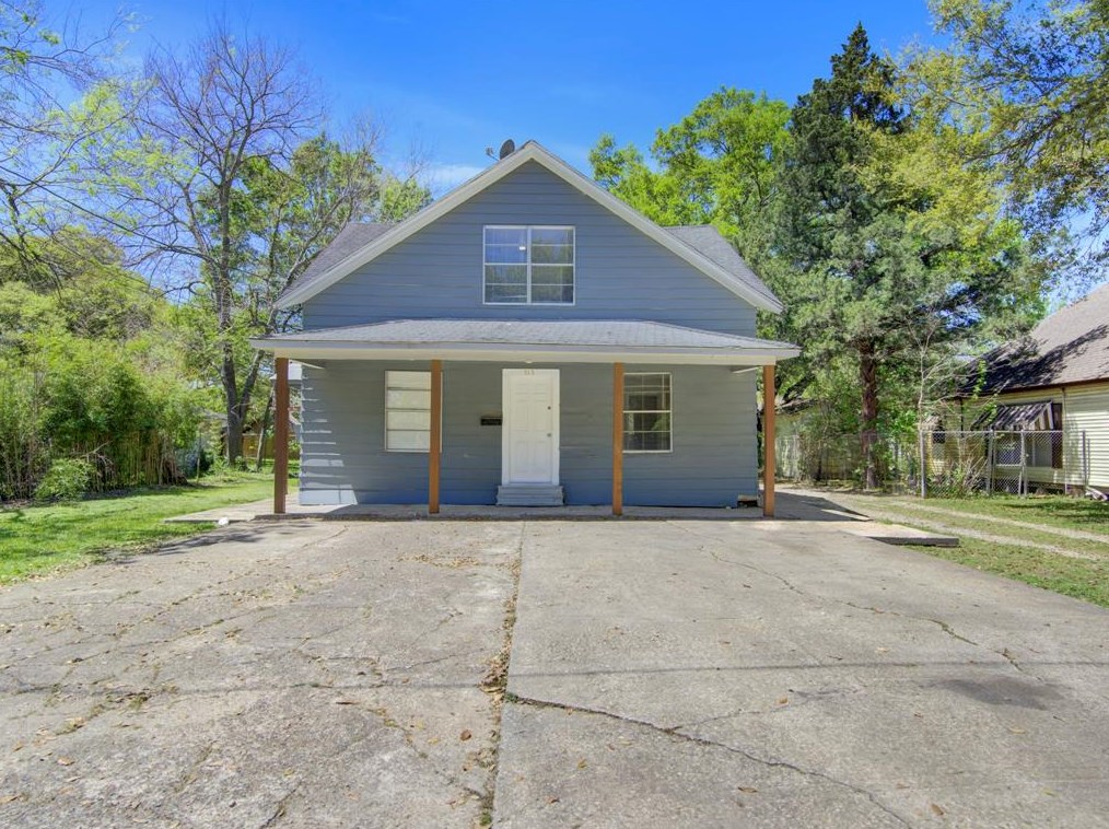 313 N Beauregard St #3, Alvin, TX 77511