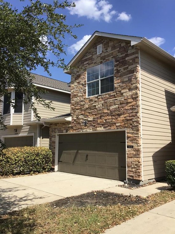 11616 Champions Green Dr, Houston, TX 77066