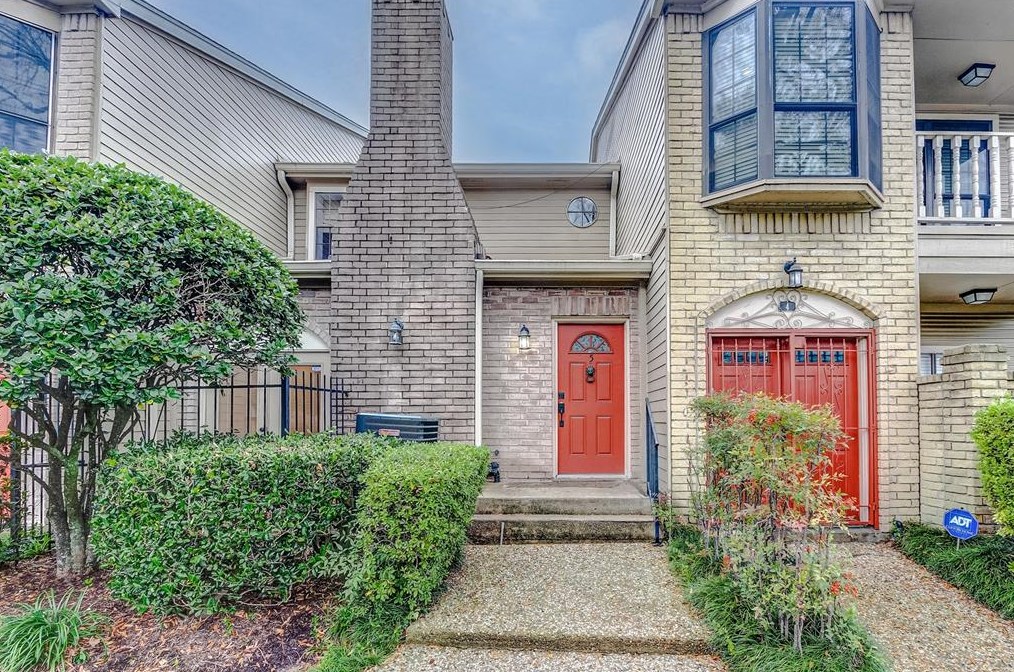 7350 Kirby Dr, Houston TX 77030-3500 exterior