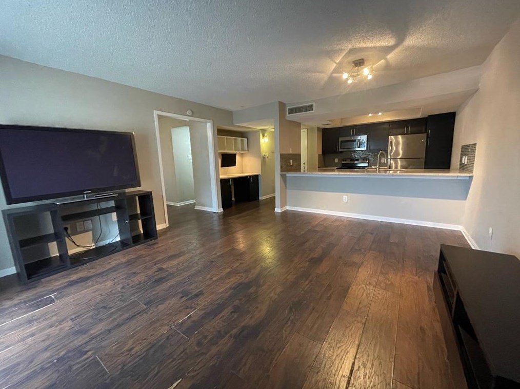 2818 S Bartell Dr #13, Houston, TX 77054