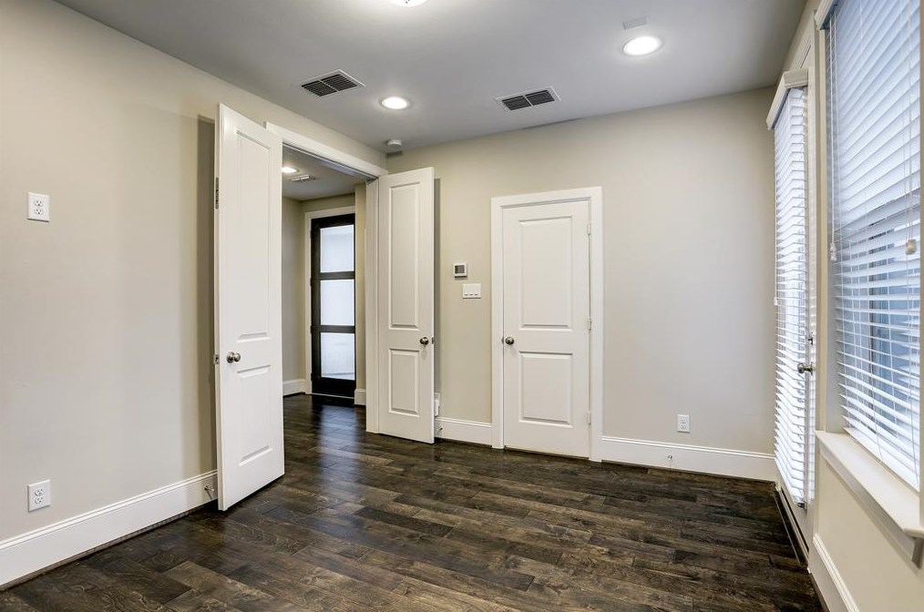 5457 Larkin St, Houston TX  77007-1832 exterior