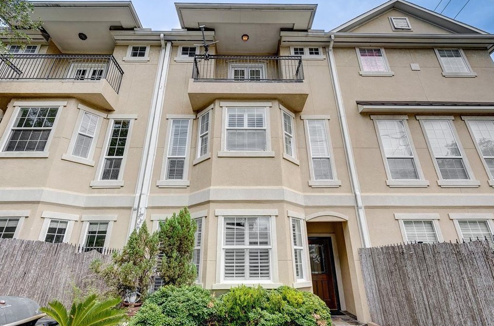 5914 Burgoyne Rd, Houston, TX 77057