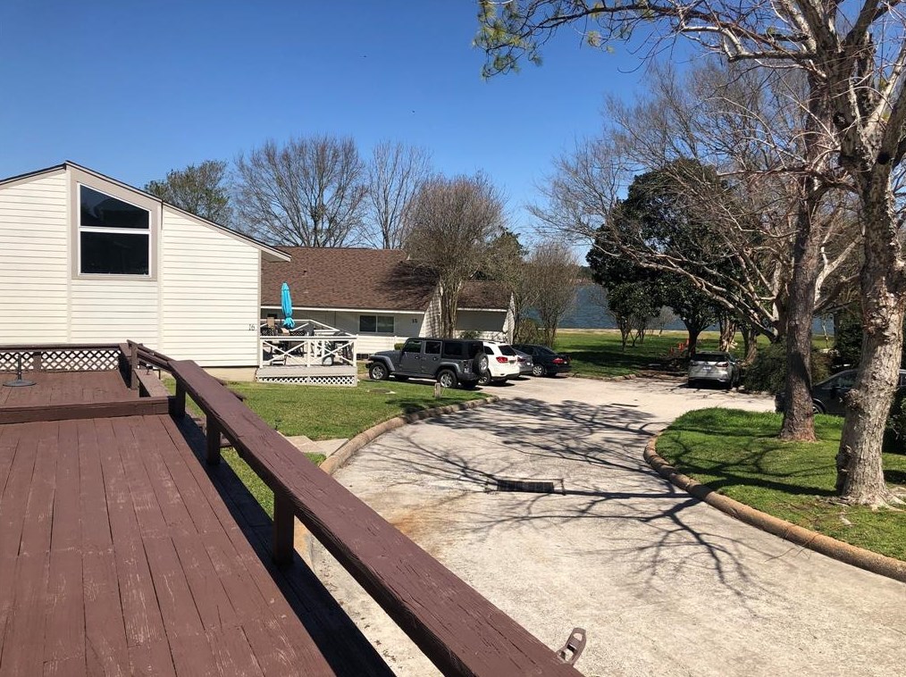 18 April Point Dr, Montgomery, TX 77356-5811