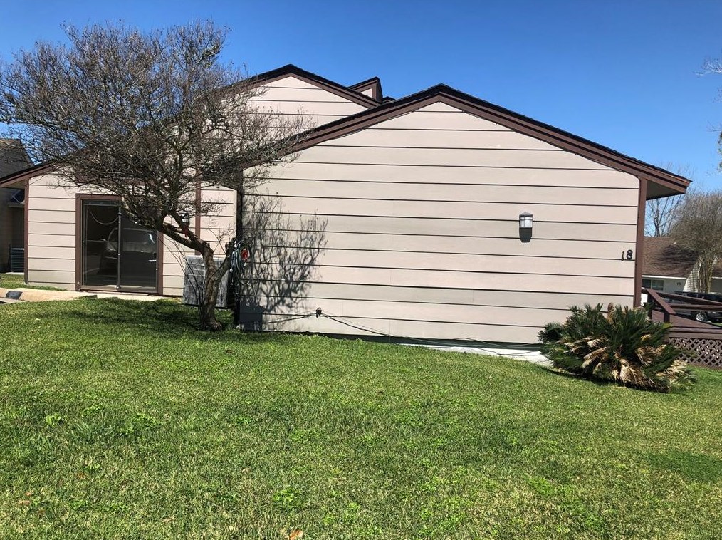 18 April Pt Dr, Montgomery TX 77356-8873 exterior