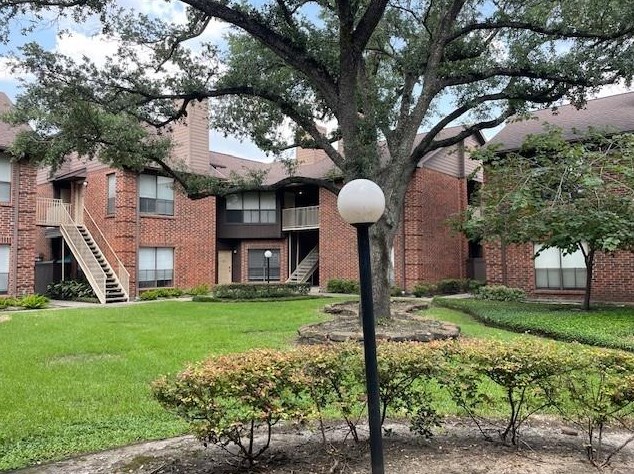 3100 Walnut Bend Ln, Houston TX  77042-4789 exterior