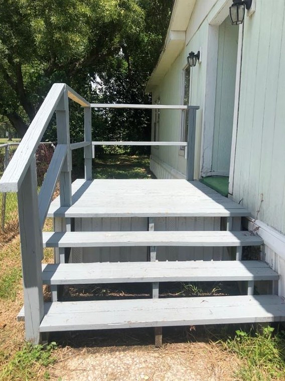 606 Vista Ave, Baytown, TX 77520-3160