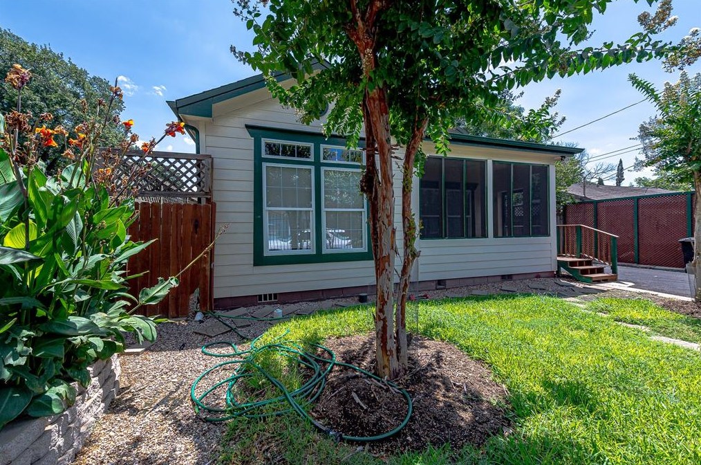 1814 Angeline St, Houston, TX 77009