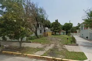1117 Sealy St, Galveston, TX 77550 - Photo 1