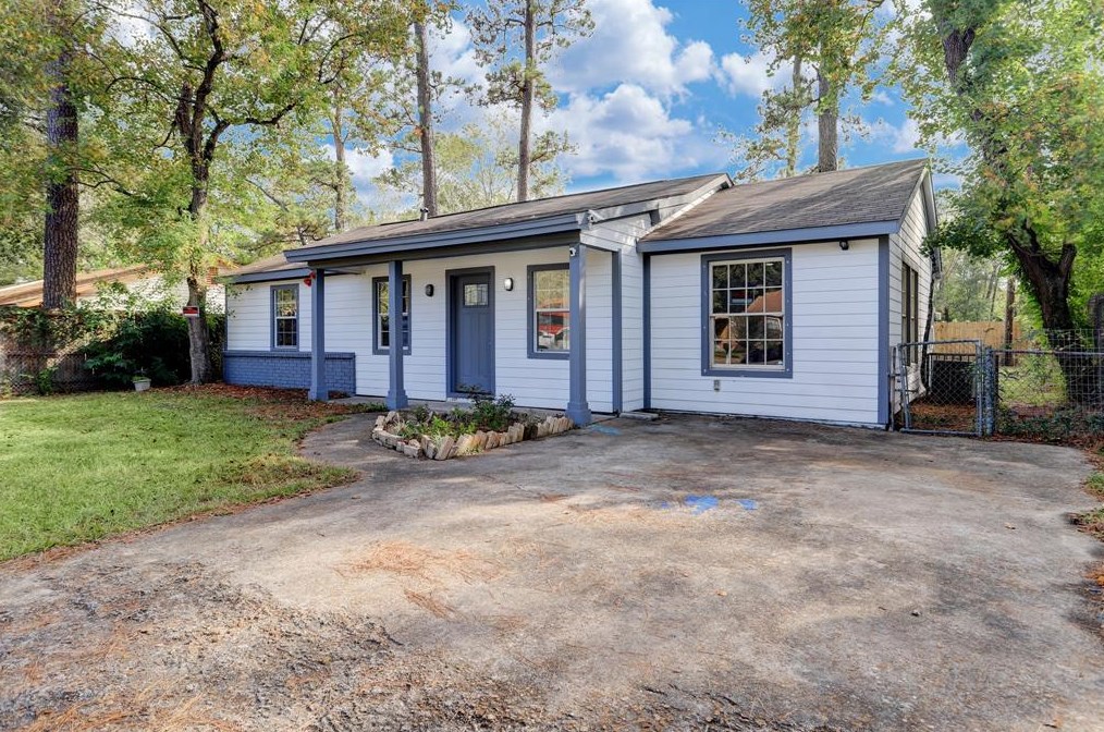 6526 Mohawk St, Houston, TX 77016-2212