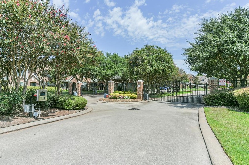17731 Skyline Arbor, Houston TX  77094-1273 exterior