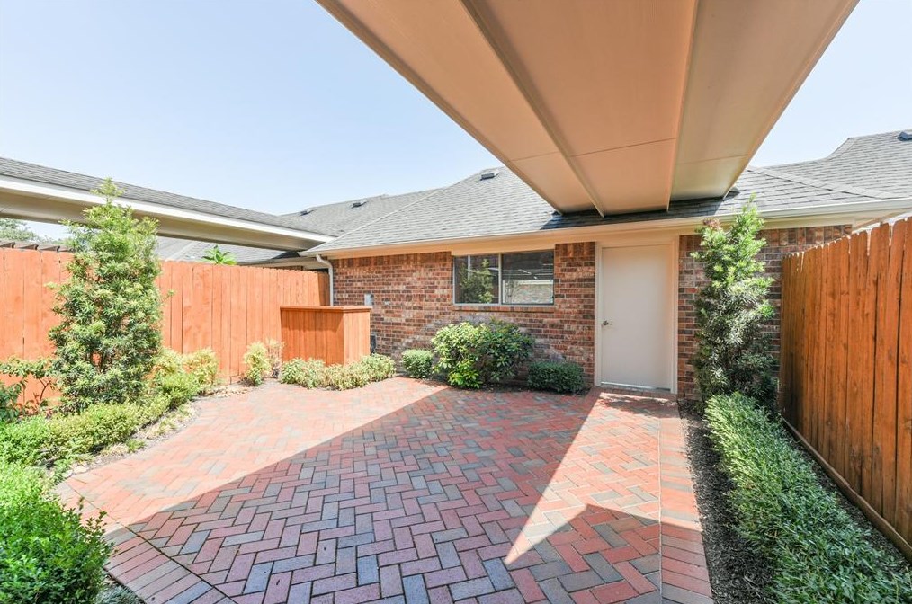 17731 Skyline Arbor, Houston TX  77094-1273 exterior