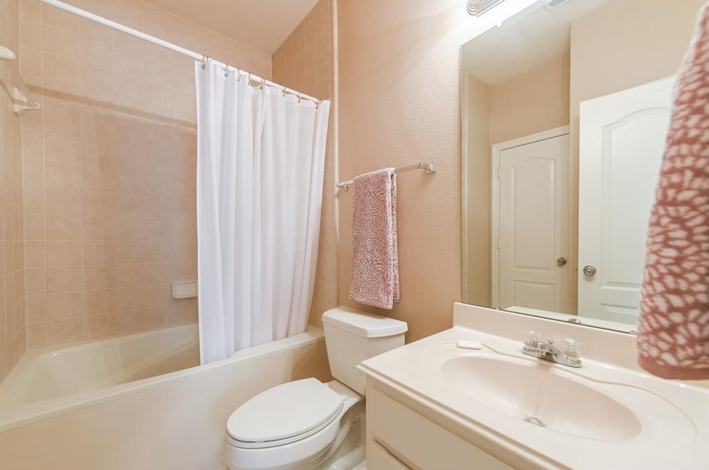 17731 Skyline Arbor, Houston TX  77094-1273 exterior