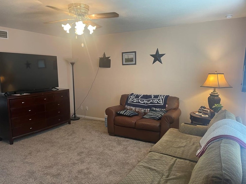 813 Clubside Dr, Tavener, TX 77435