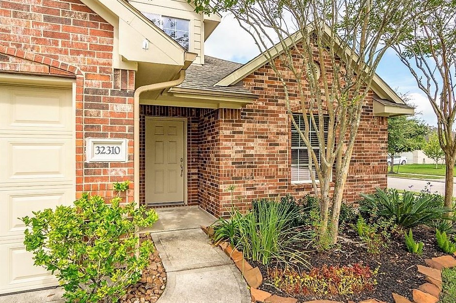 32310 Cross Spring Park Ln, Conroe, TX 77385