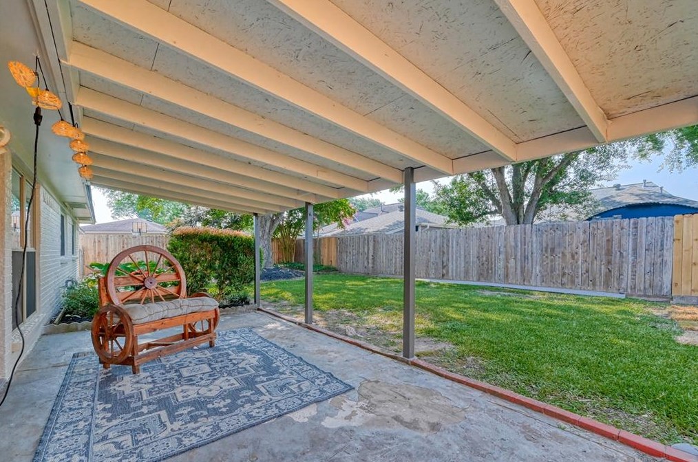 6111 Egypt Dr, Pasadena TX 77505-4017 exterior