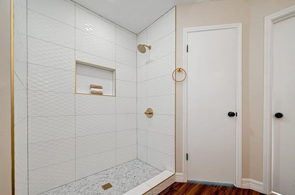 6111 Egypt Dr, Pasadena TX 77505-4017 exterior