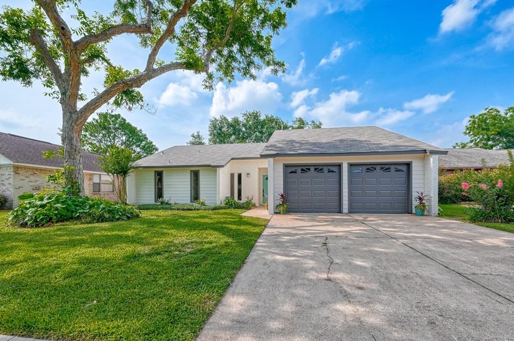 6111 Egypt Dr, Pasadena TX  77505-4016 exterior