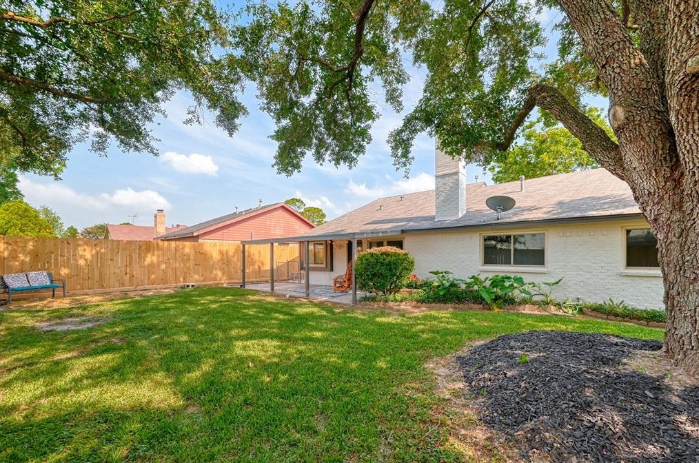 6111 Egypt Dr, Pasadena TX 77505-4017 exterior