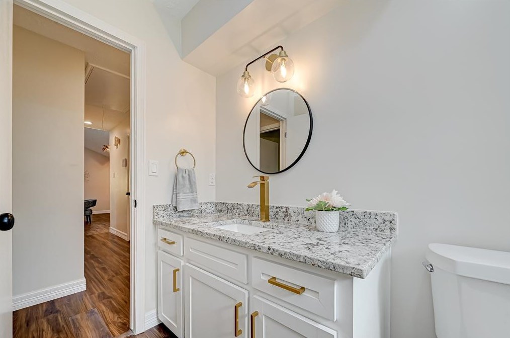 6111 Egypt Dr, Pasadena TX 77505-4017 exterior