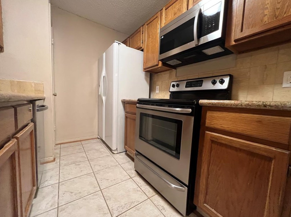 2121 Hepburn St Apt 816, Houston, TX 77054