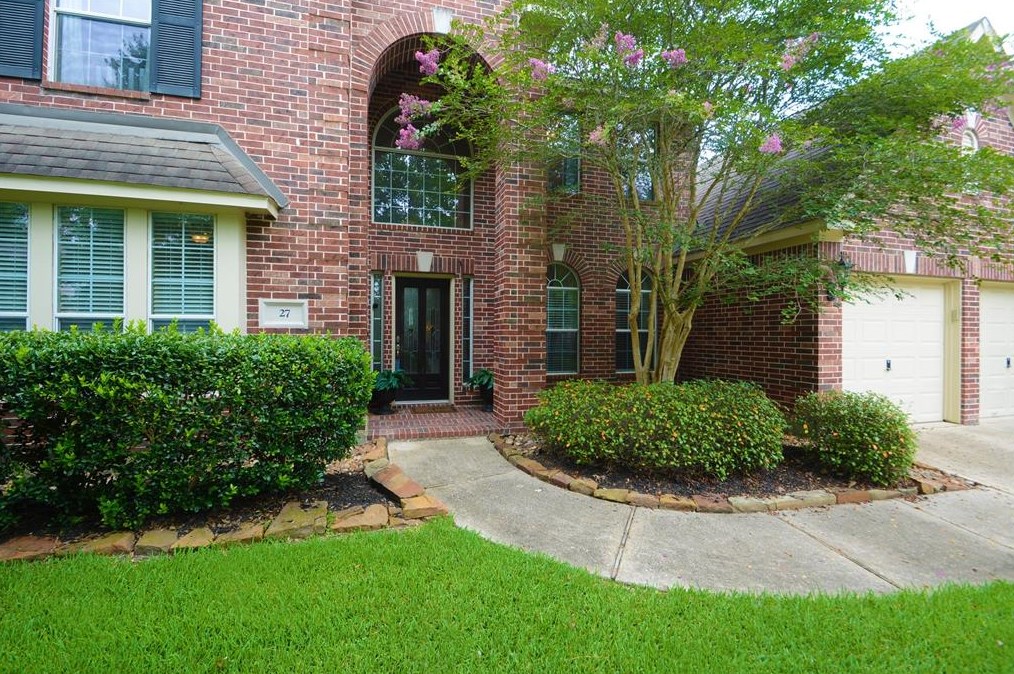 27 Artist Grove Cir, Spring, TX 77382-2040