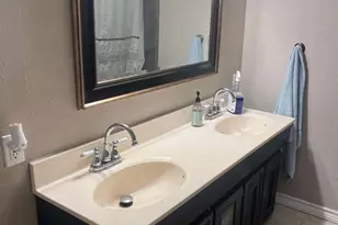 435 E Ave J, Silsbee, TX 77656 - Photo 4