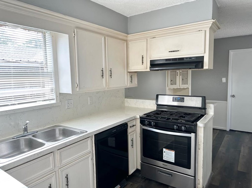 13827 Maisemore Rd, Houston TX  77015-2302 exterior