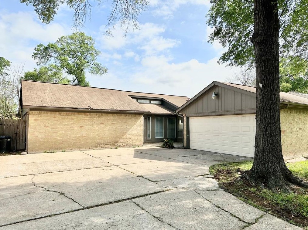 13827 Maisemore Rd, Houston, TX 77015