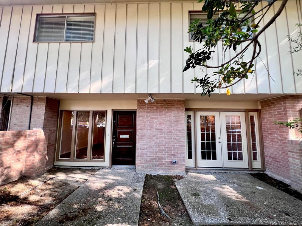 6342 Crab Orchard Rd, Houston, TX 77057-1008