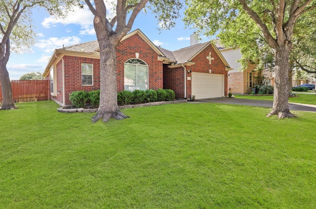 10311 Sawyers Crossing Ln, Sugar Land, TX 77498