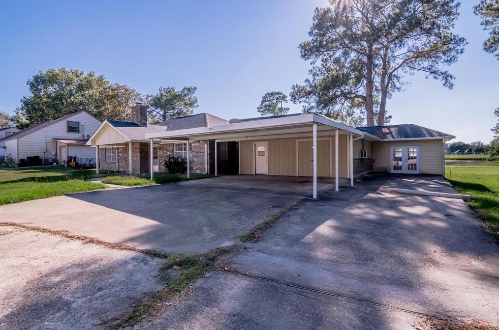 295 Broadmoor Dr, Chita, TX 75862