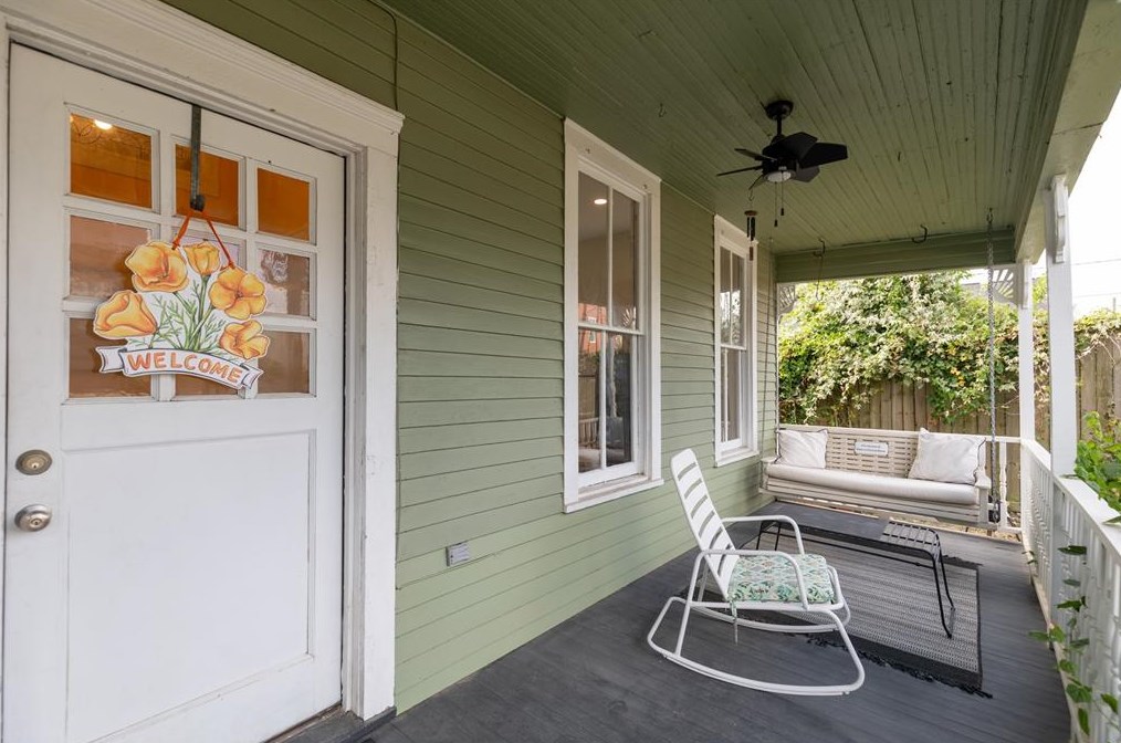 1610 Hickory St, Houston, TX 77007-4130