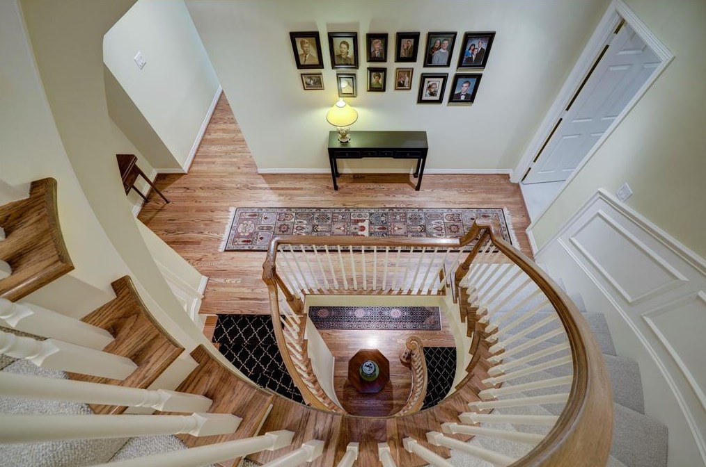 76 Broad Oaks Dr, Houston TX  77056-1201 exterior